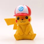 Figurine Pokémon Pikachu avec casquette